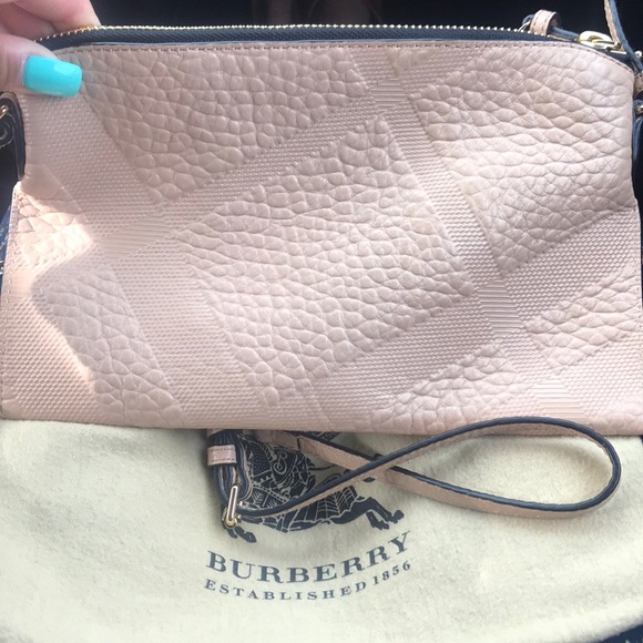 Burberry tan crossbody bag. - Picture 3 of 6